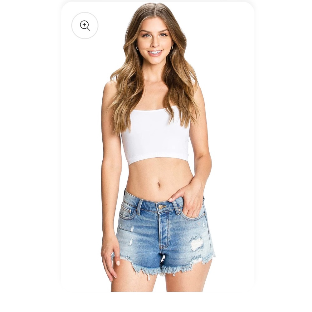 Kendall & Kylie Distressed Raw Hem
Icon Jeans Shorts Size: 28 medium wash